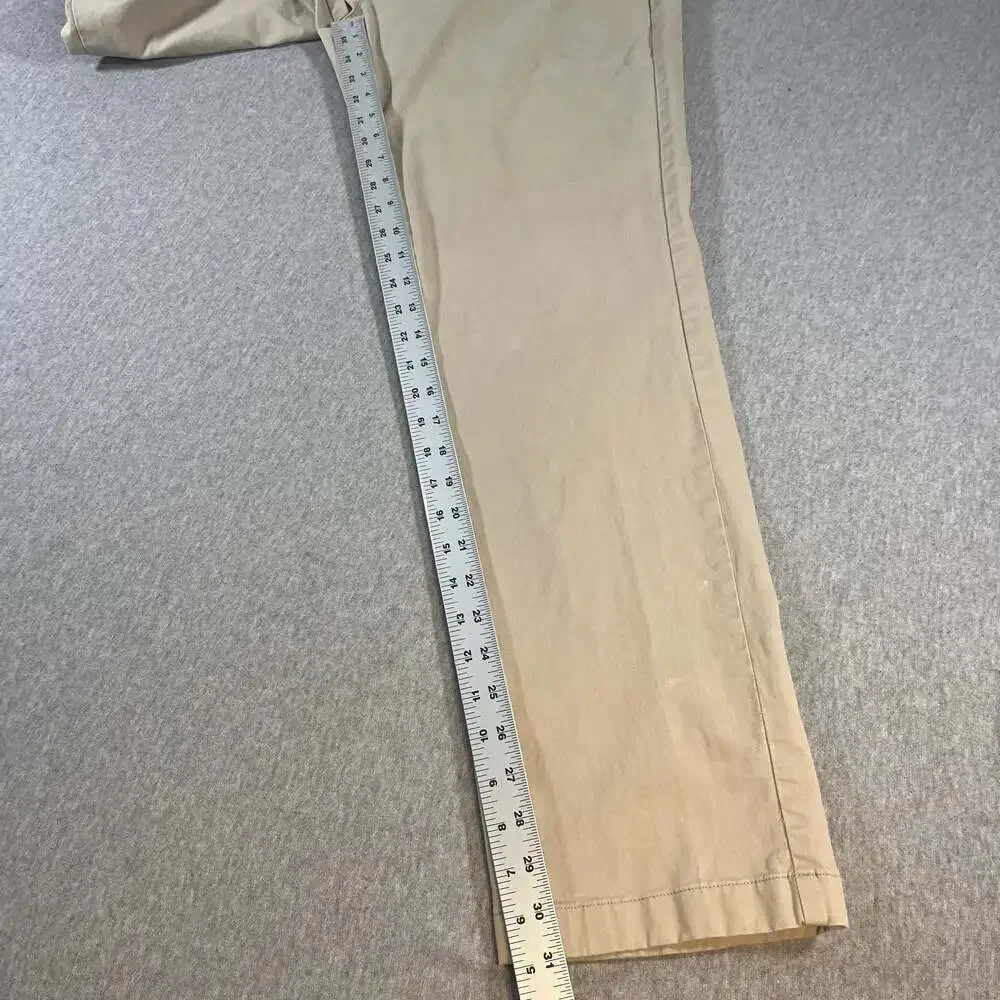 Vineyard Vines Men's Khaki Chino Pants Size 36x32(31)